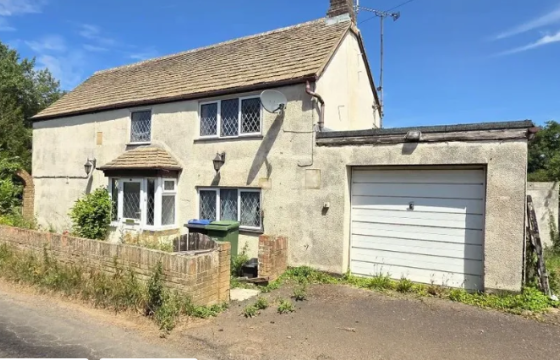 Renovation Opportunity in Swindon photo